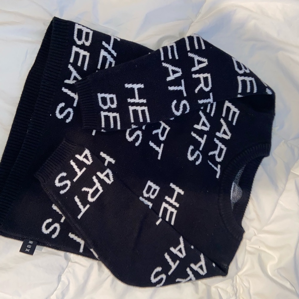 Unisex size 5 huxbaby sweater